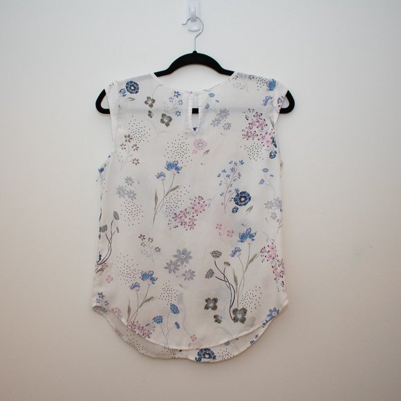 Candie's Sleeveless Floral Print White Blouse Size Small - Picture 6 of 6